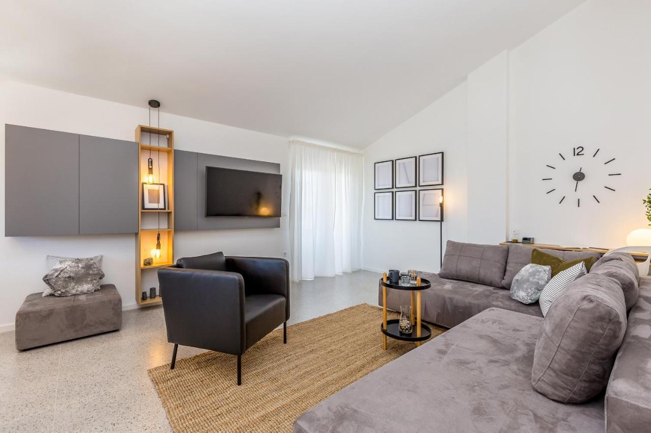Apartment Laurus Salatić Exteriér fotografie