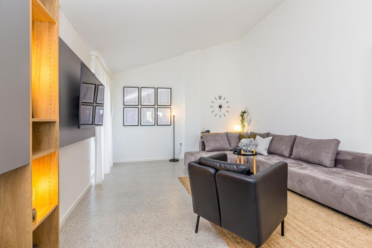 Apartment Laurus Salatić Exteriér fotografie
