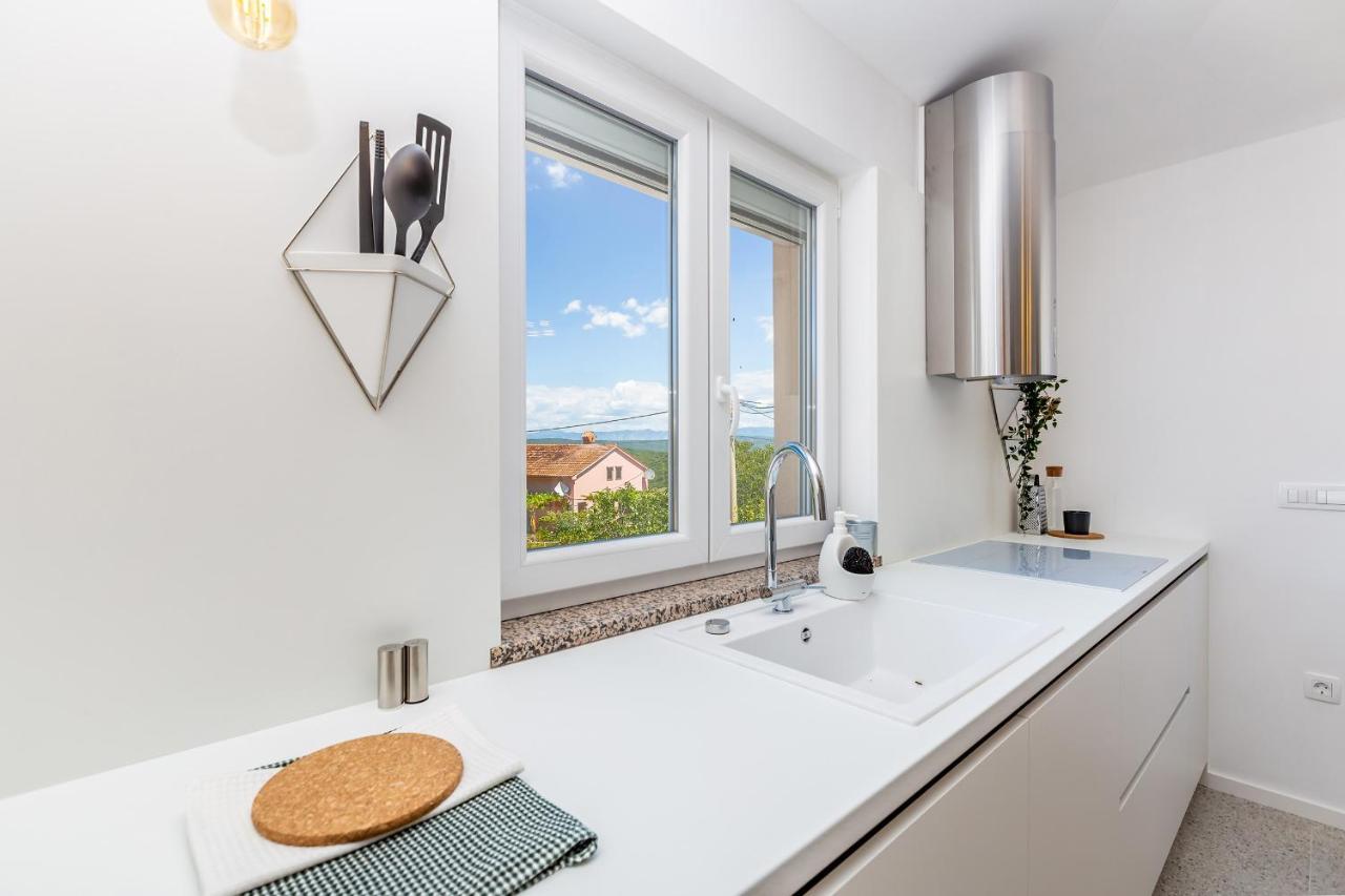 Apartment Laurus Salatić Exteriér fotografie