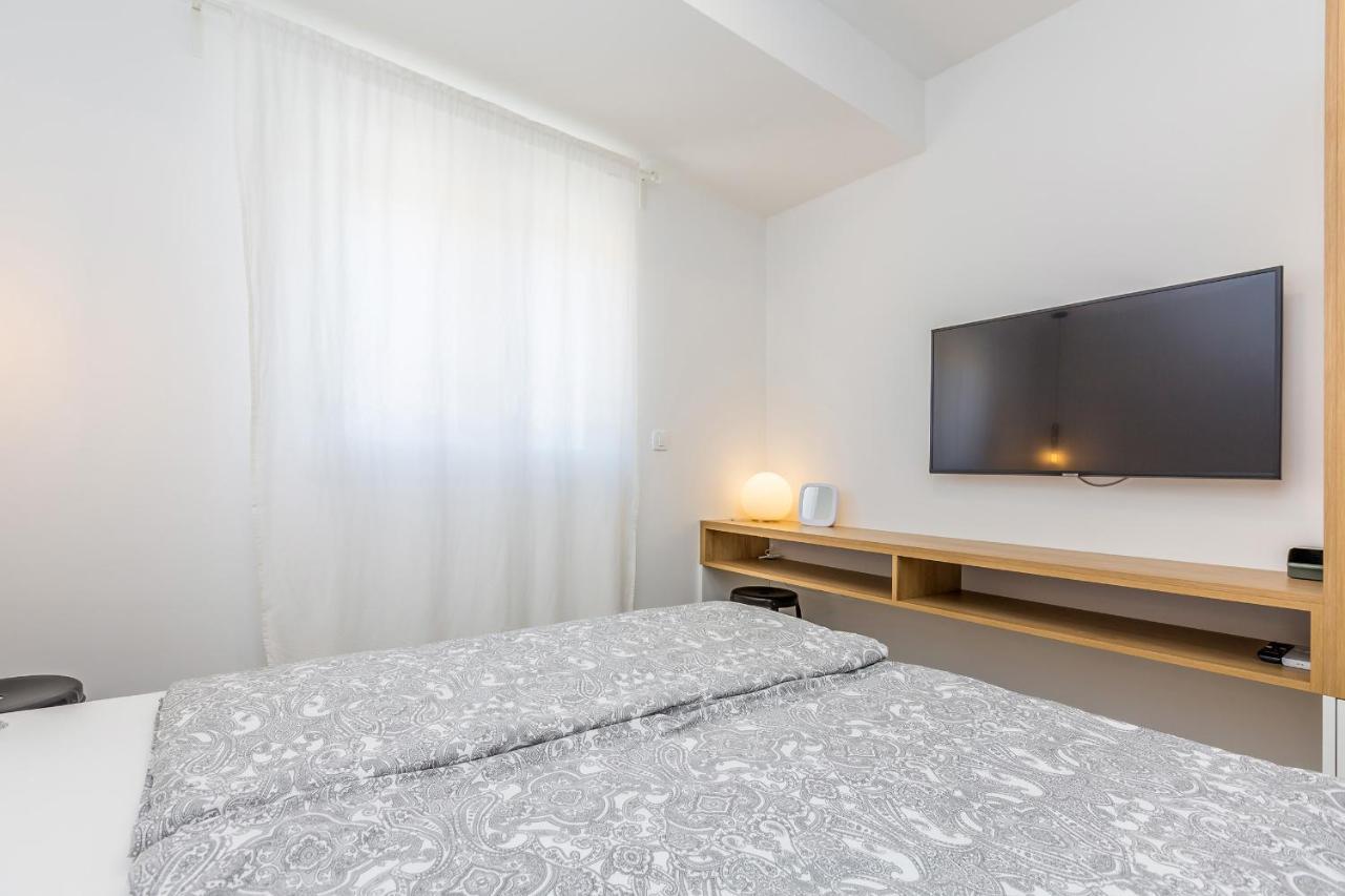 Apartment Laurus Salatić Exteriér fotografie